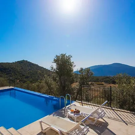 Sleeps 4 Pool Air Con Wifi Vila *