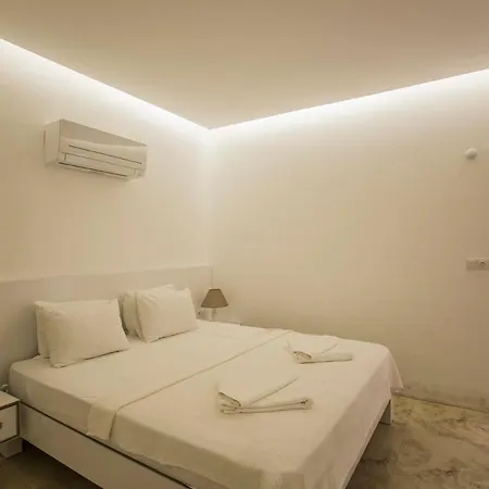 Sleeps 4 Pool Air Con Wifi *